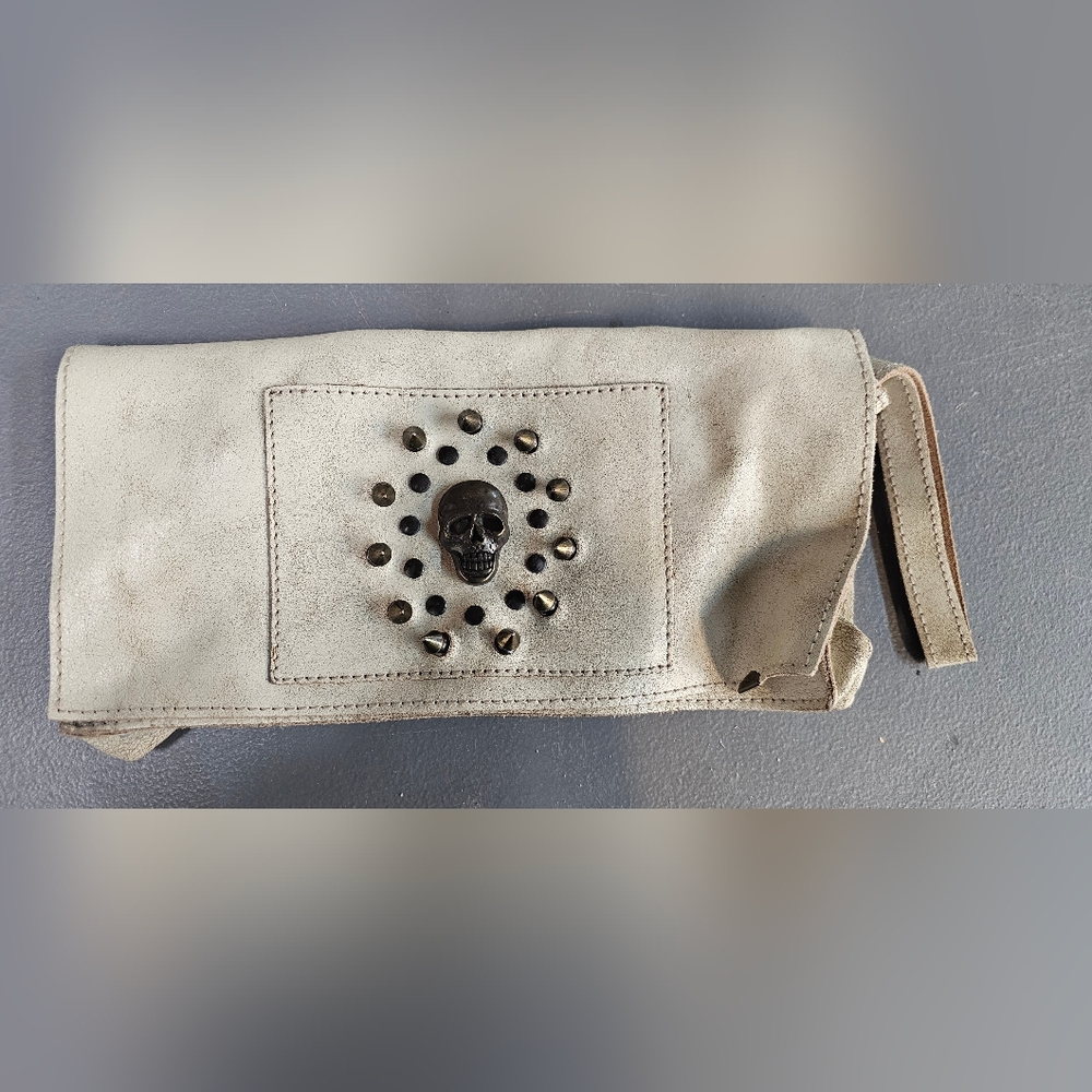 Harley-Davidson Cream Clutch with Skull Design